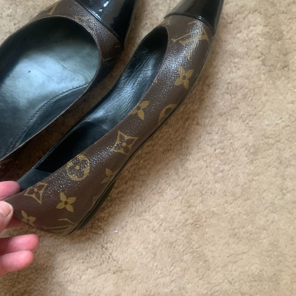 Louis Vuitton Flats Size 39 Excellent condition. - Picture 3 of 7